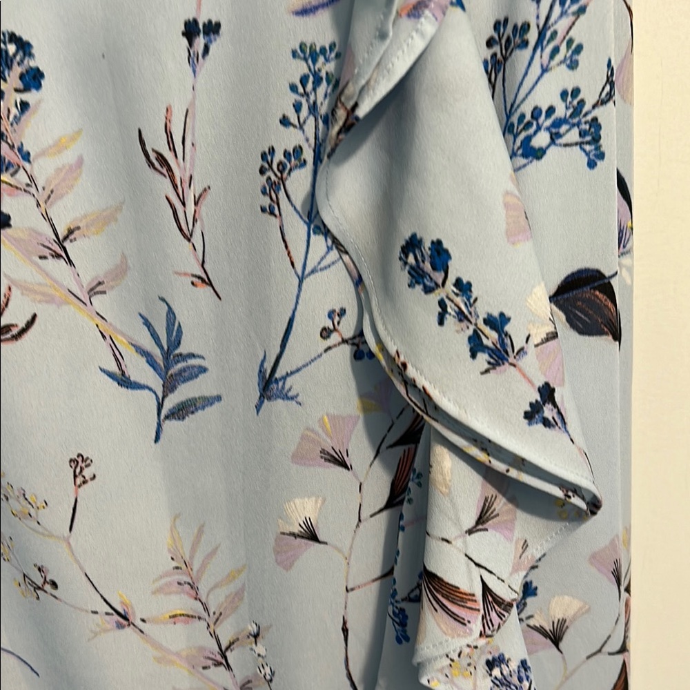 Banana Republic Blue Ruffled Wrap Dress for Wedding Guests - Picture 3 of 4